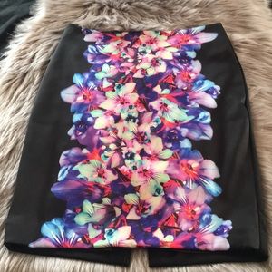 Floral pencil skirt size 0